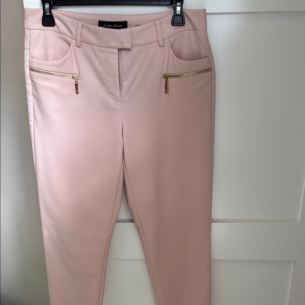 Ivanka Trump Blush Skinny Pants with Gold Zippers size 6